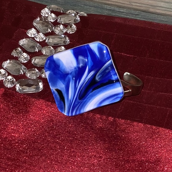 Gorgeous Glass bracelet - Picture 2 of 8